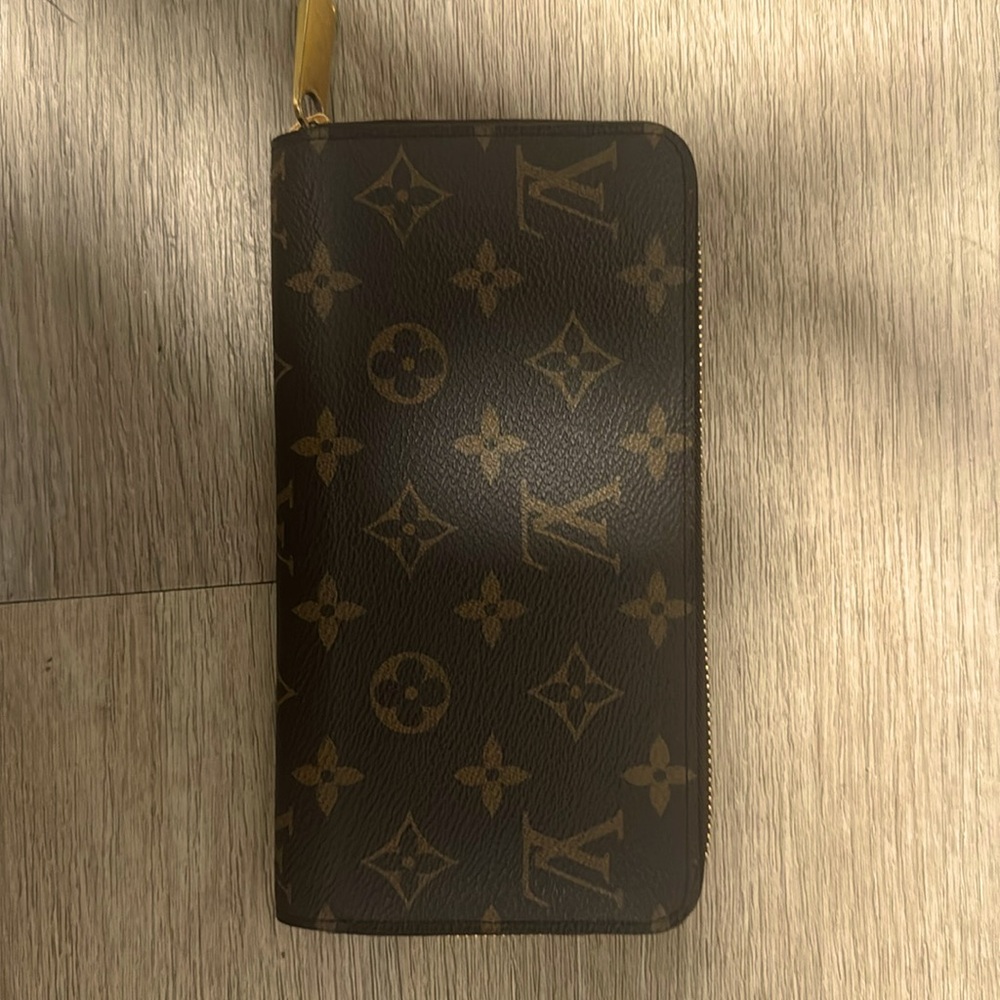 Louis Vuiton Long Wallet